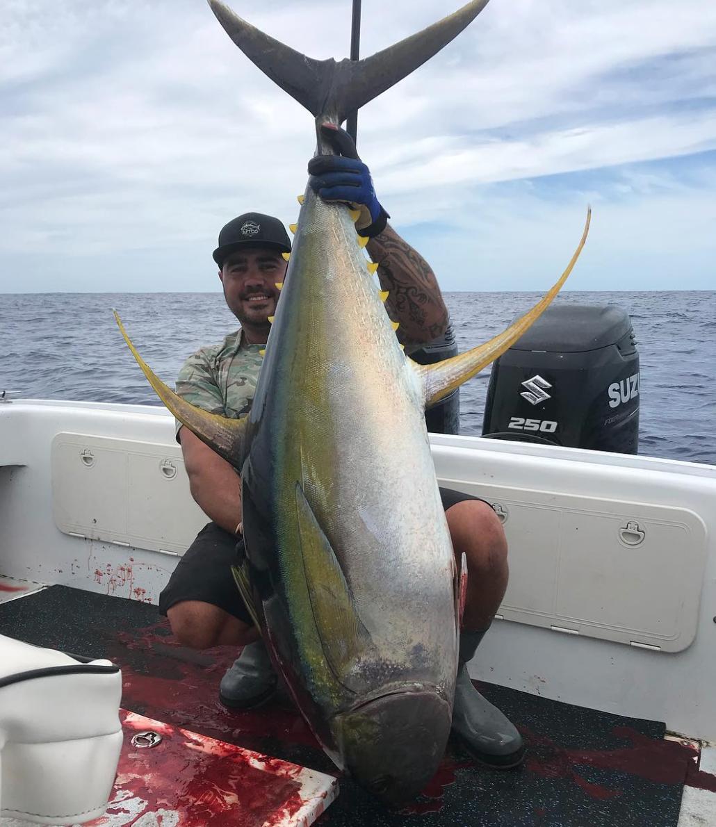 Big Boy on deck! 
. 
#coastalfishingrod #coastalrod #fishingrod #proteam #coastalproteam #fishingproteam #coastalfishingcompany #coastalfishingtuna #tuna #yellowfin #bluefin #yellowfintuna #bluefintuna #fishingbiggame #biggame #fishingtuna #tunalures #tunarod