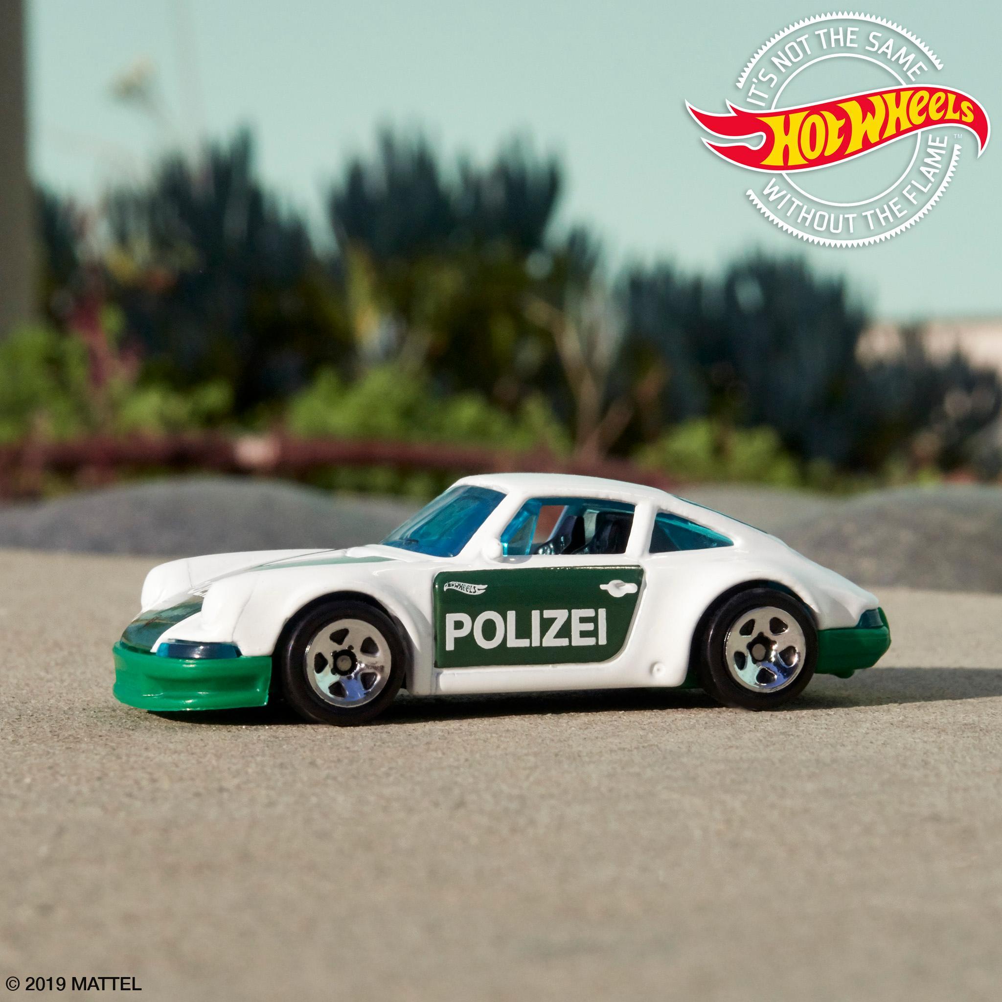 Hot wheels porsche polizei hotsell