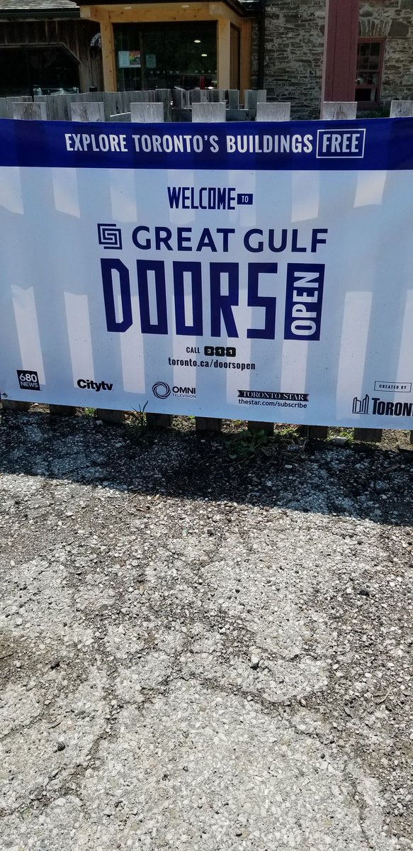 VillageofIsling's tweet photo. Thank you to all of our super volunteers for this year's #mural trolley tour success! @Doors_OpenTO @a2ztranslate @vibecentreto @summitnatural @islingtonwellness @hepworthassocia  @michaelwoodca 
#villageofislington #villageofmurals
#Muralmonday #DOT19 https://t.co/Yhf7r9PeqN