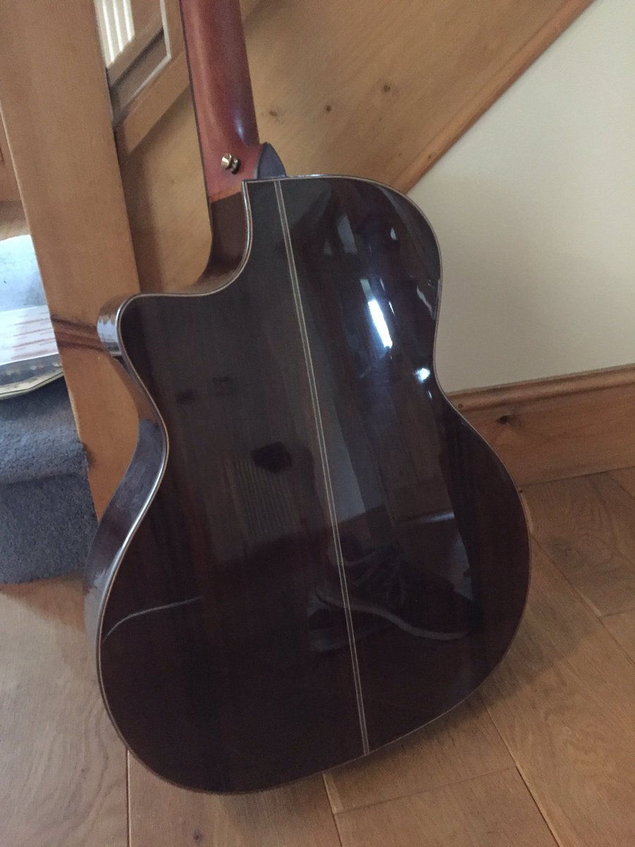 TurnerGuitars's tweet photo. Here’s a peach of a guitar! Top of range Turner 84CE a Grand Auditorium body shape a slightly larger lower bout with huge bass end  - yet balanced mid / high projection too. All solid rosewood back and sides, Pro EQ cost £200 alone ... Slight bloom in finish -  £300 not £700 :) https://t.co/T6sROgT9bg