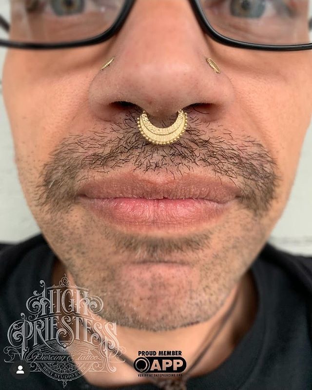 BestStudio_Ever's tweet photo. Septum upgrade by the awesome people at @highpriestessroseburg !
Jewelry by @mayajewelry
#beststudioever #mayajewelry #septumpiercing #septumclicker #legitbodyjewelry #safepiercing https://t.co/awvjEbLR3J https://t.co/IdHjZ8R0XA