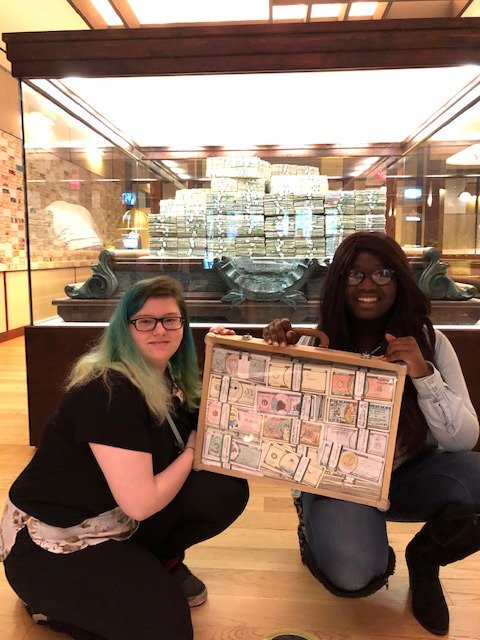 FundredProject's tweet image. .@Fundred artists from #Cincinnati in DC with @SenSherrodBrown  #endleadpoisoning #leadfreehousingforkids #fundred