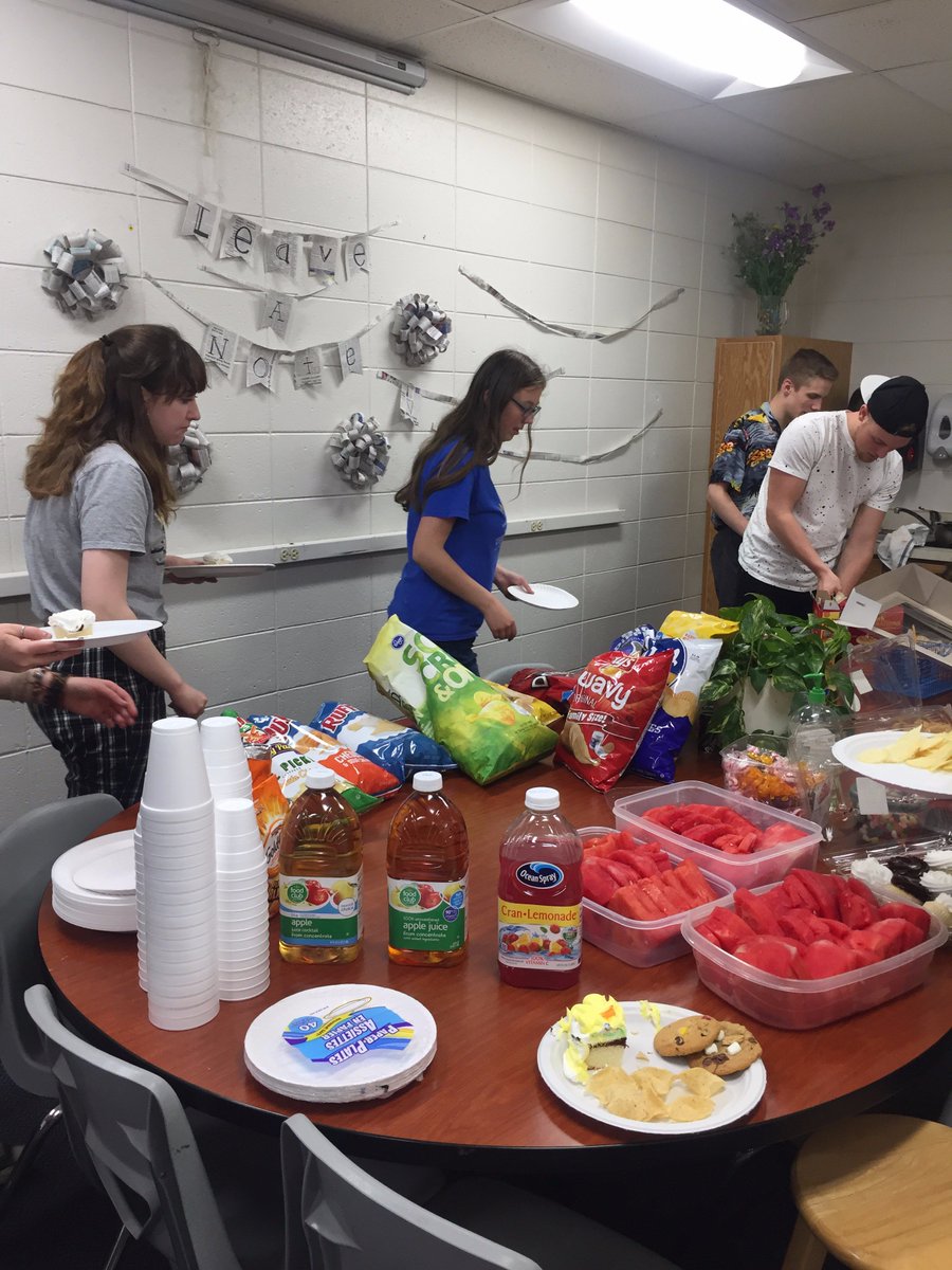 EndeavorWI's tweet photo. End of the year celebration!! https://t.co/sIceThnLu7