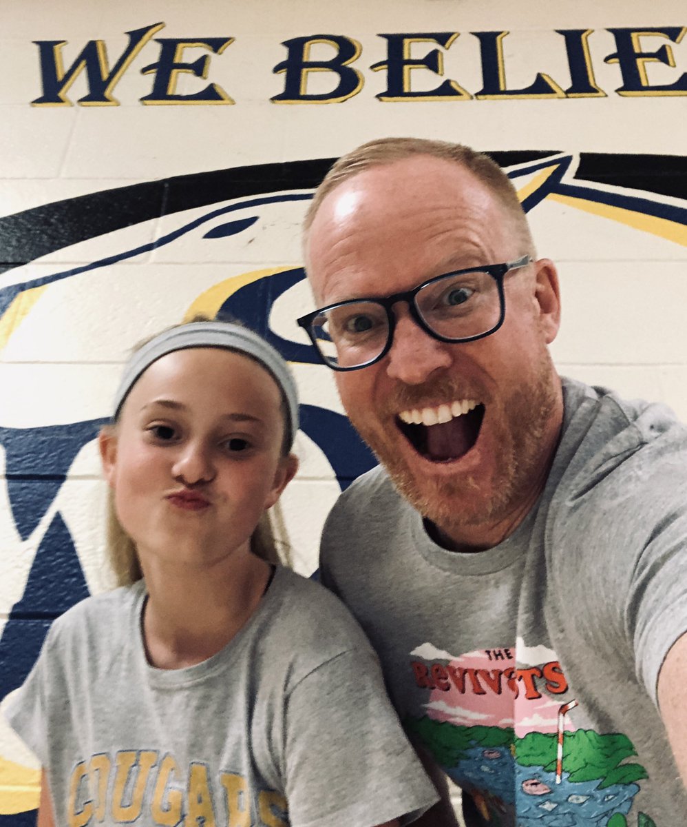 DHessDelco's tweet photo. At daughter #2’s,Delaney, Open House tonight!  Here comes Middle School! #ETR_Pride https://t.co/zcqOT0I6UO