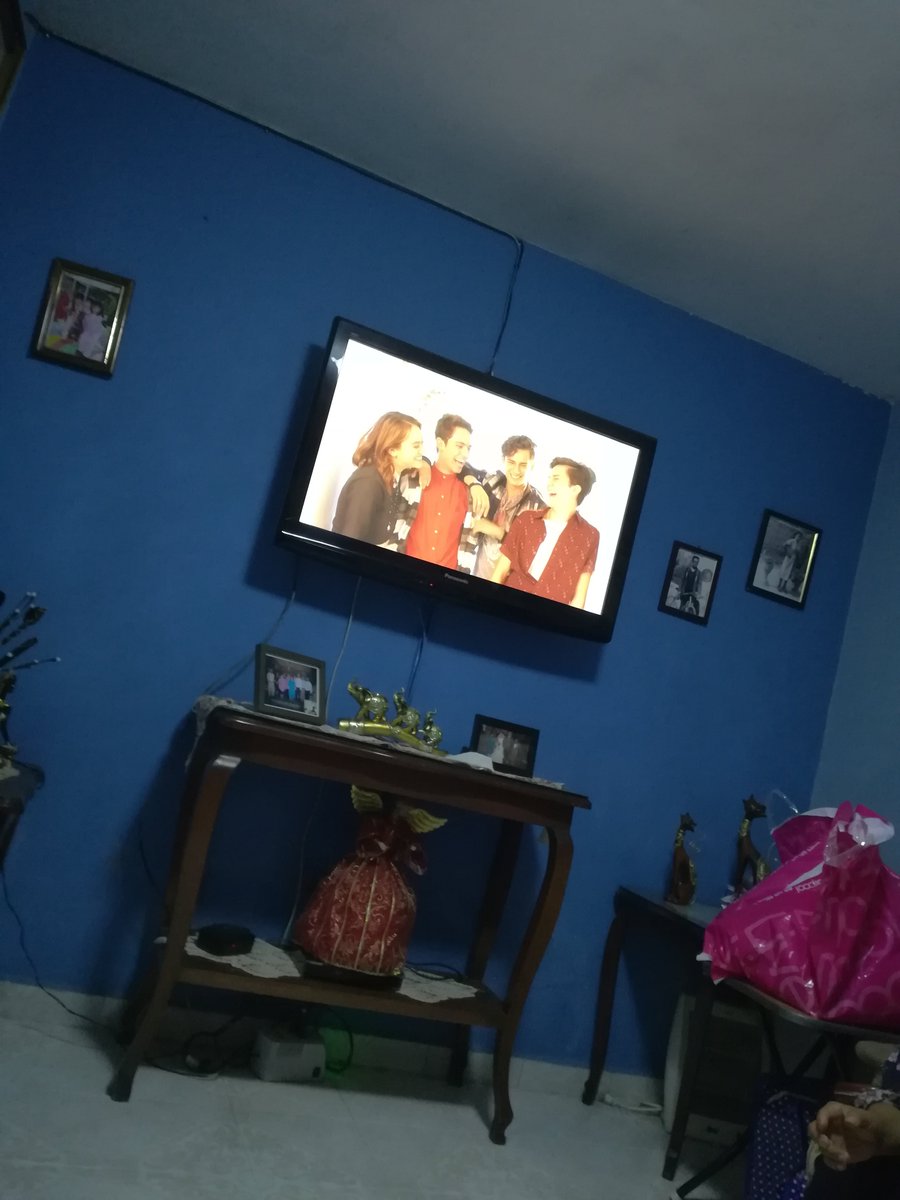 perfecmilio's tweet photo. Por fin su becaria vio completa la segunda promo en la televisión 😍
-21 D
#Perfecmilio #Aristemo
#ElCorazonNuncaSeEquivoca https://t.co/KMgSeHOzoR