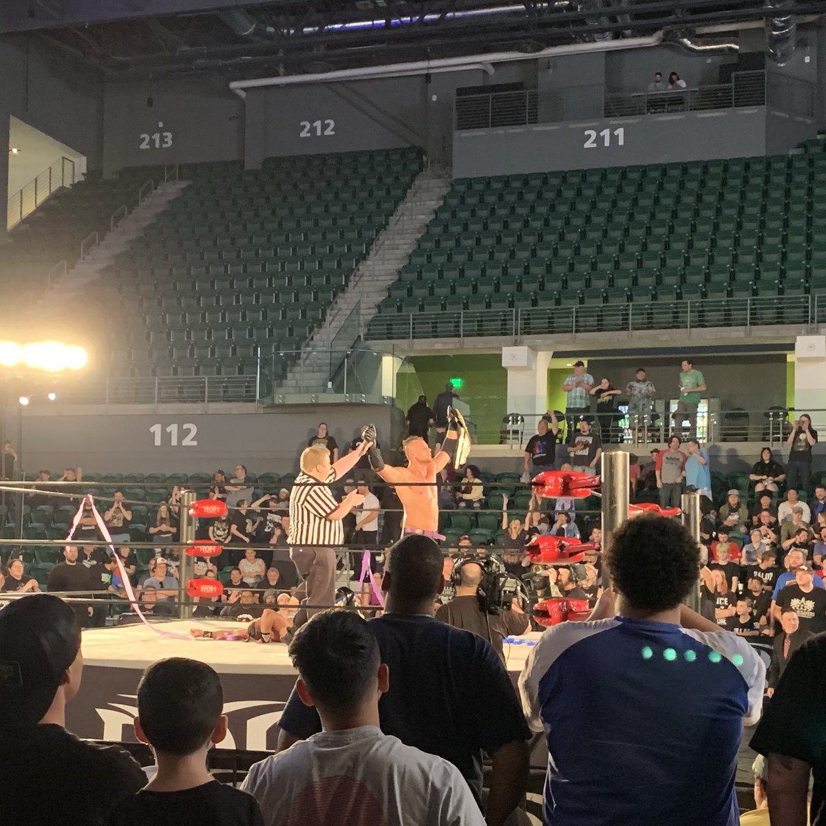 WhoIsLM's tweet photo. It was great to see @ringofhonor #ROHSOTA #ROHPortland live and in technicolor last night! https://t.co/2RR9p3H5hB