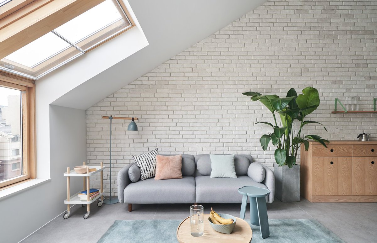 readpendulum's tweet photo. The Starburst House is a fine example of how limitations can be turned into possibilities. HAO Design managed to create a family-friendly environment that does not undermine comfortability.
Our latest #PendulumDesign feature: https://t.co/eFkUKNaC1v
Pc: Hey!Cheese https://t.co/5H82vhDgdk