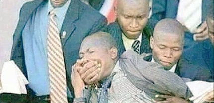 shining_oyes's tweet image. Professor: Roll num 22....!!!!
Friends: Absent Sir....!!!!
#medico #nibbas