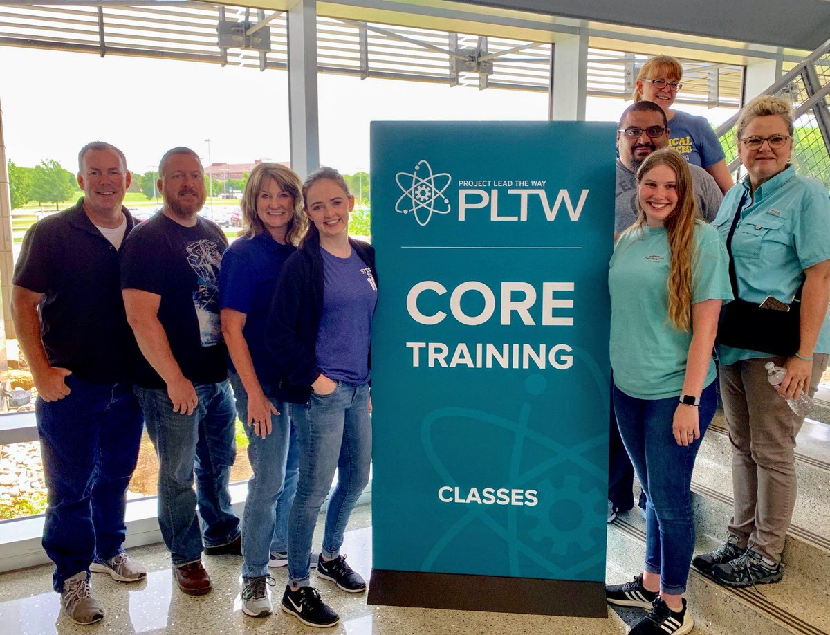 Core training group for Medical Detectives! #besttrianingever #pltwproud #wearereadyforourlabcoats <a href="/PLTWorg/">Project Lead The Way</a> <a href="/texaspltw/">Texas PLTW</a> <a href="/NorthwestISD/">Northwest ISD</a> <a href="/NisdCTE/">NISD CTE</a> <a href="/kchelmick/">Casey Helmick</a>