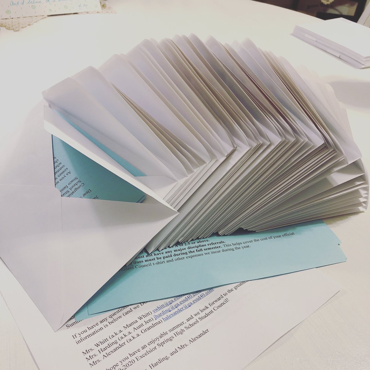 StuCo_ESHS's tweet image. We are SO EXCITED to send 52 welcome letters to our 2019-2020 ESHS Student Council members!!! Incoming freshmen, you will have the chance to join Stuco when we return to school in the fall! #beMOre #lead #stucofam #MASC #NWMASC @mascstuco