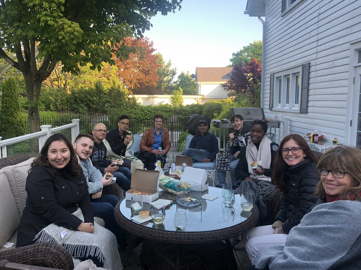IkuNwosu's tweet photo. Ending off the day with the 3 B’s: BBQ, blankets, and butter tarts! #QMedCW https://t.co/7bUXwoaXga