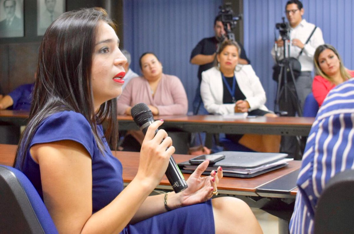 IESSec's tweet photo. #InmoBiess | Antes de finalizar la reunión, representantes del sector de la construcción reiteraron su apoyo e interés para trabajar en conjunto con el @BiessEcuador; y, así, cumplir el sueño de miles de ecuatorianos de tener a una casa propia. https://t.co/YLIm3UsxvA