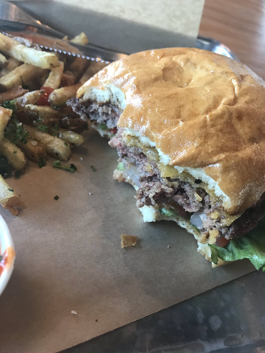 vviramontes's tweet photo. Just had a delicious #impossibleburger at #hopdaddy https://t.co/dnWteHcvaR
