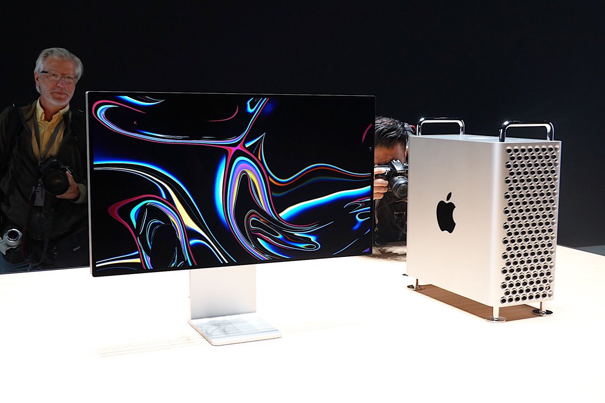 verge's tweet photo. Apple’s top spec Mac Pro will likely cost at least $35,000 https://t.co/BrtRhVZKD1 https://t.co/yPEvdZzvlp