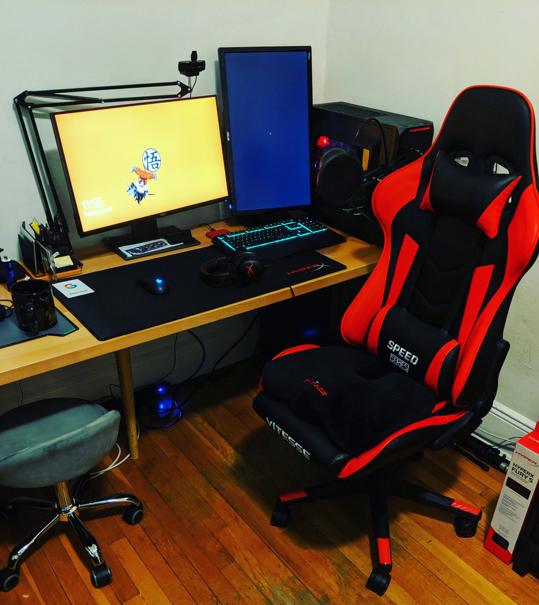 Supermonkey_ow's tweet image. SUPER EXCITED! Done moving, finally. Stream set up back and ready. Happy and motivated to get back. #logitech #hyperxcloud #razergaming
