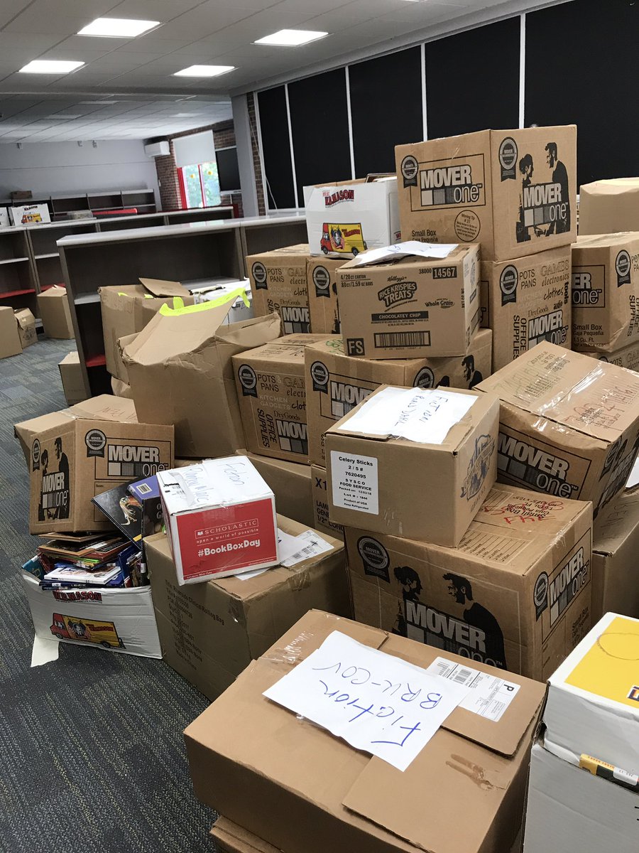 patriciaeyer's tweet image. @WOSnews #libraryWOS is ready to unpack  the cartons and cartons books #finally #letthereadingbegin 📕📗📘📙