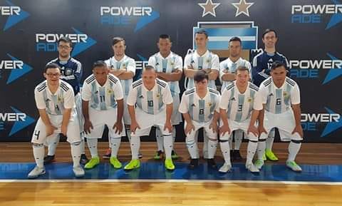 FanaticosdelD's tweet photo. #VamosArgentina ¡A la final! Después de su campaña para poder viajar a Brasil, la #Selección #Argentina🇦🇷 de Futsal con Síndrome de Down venció a #Italia🇮🇹 en semifinales (5-2) y el martes jugará por el título 🏆⚽
❤ ¿Su lema? #NoPerdemos,GanamosOAprendemos https://t.co/962MuplnFH