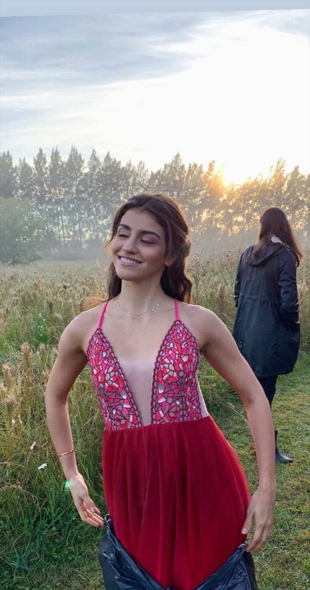 belasouzaisaok's tweet image. Já  música do #Aladdín  ya está  disponível em @DisneyChannelLA  ❤ #Callar ❤