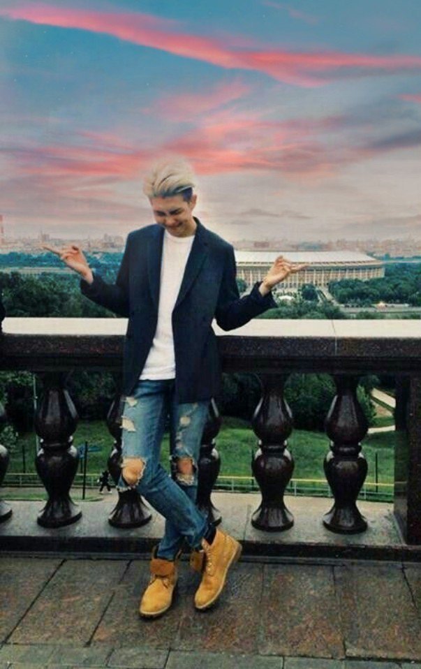 Fernand44198652's tweet photo. Hice lo mejor que pudee.. me gustó mucho! 😍✨ esta hecha en el castillo de Chapultepec! ❤️

I did the best I could. I liked it very much! 🤭
#ARMYSelcaDay https://t.co/VyTgVzBCoP