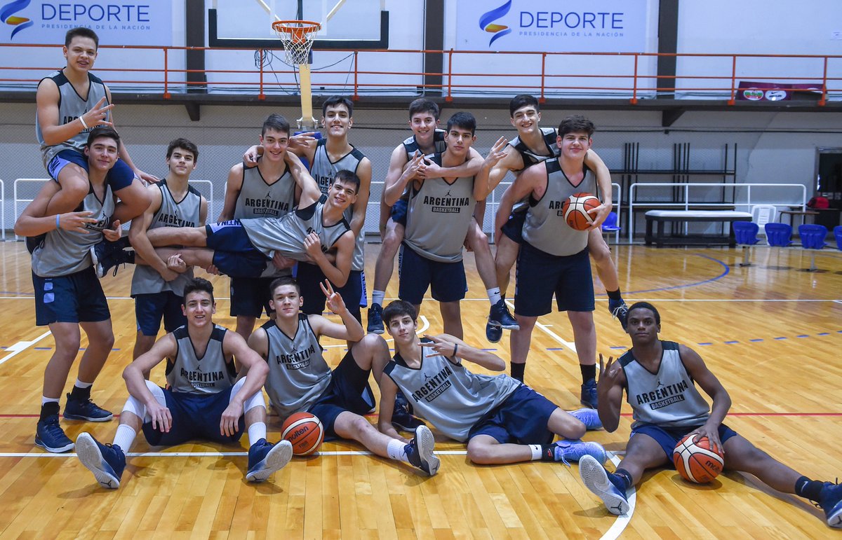 FanaticosdelD's tweet photo. #FIBAU16Americas Con la presencia del juninense Nico Burgos, la selección U16 perdió en el debut ante EEUU 83-57. El goleador argentino Esteban Caffaro, con 14. Mañana van contra Rep. Dominicana a las 18:15h. El torneo otorga 4 plazas para el Mundial U17 del año prox. https://t.co/xnev7XncbI