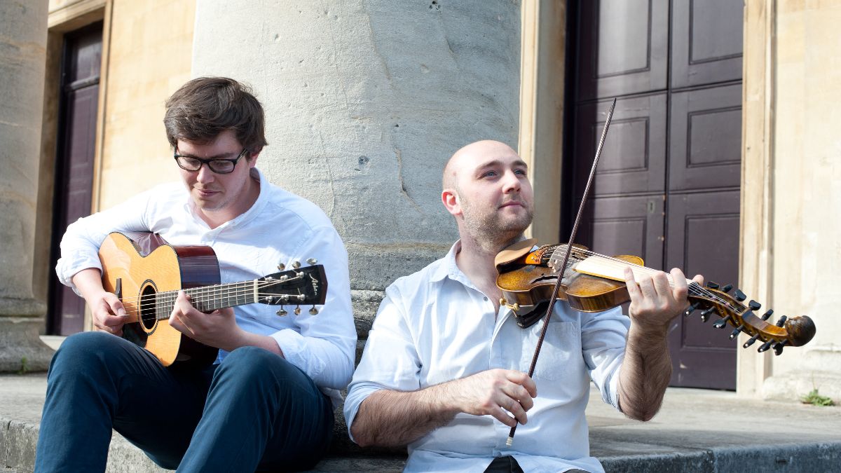 Dipper Malkin at Bath folk club this Friday - mailchi.mp/e9afe626695a/d… Special conceet from  an outstanding duo on guitar and a 7 string Baroque fiddle called the Viol d'amore.  tickets available from bathfolkfestival.org Session afterwards so bring your instruments