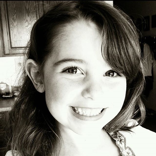 CaigeCoulter's tweet photo. Let the countdown begin!! Throwback to Kindergarten Caige!! #memorymonday #5yearsold #countdown #actor #childactor #actress #indianaborn #coloradoraised #californiatransplant #blackandwhitephotography #sparkleinhereye https://t.co/rK1gNMUkzk https://t.co/mpRt9hfCAL