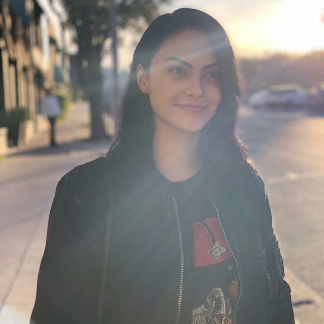 — ʟᴇᴛ ʟɪɢʜᴛ sʜɪɴᴇ ᴏᴜᴛ ᴏғ ᴅᴀʀᴋɴᴇss —