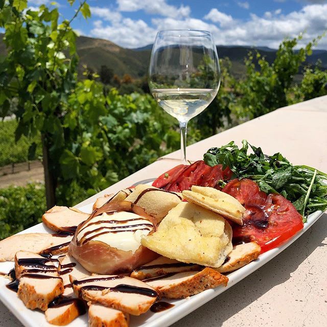 visit_temecula's tweet photo. “This is what a perfect day in Temecula looks like!” 📷 @sandiegofoodgirl @robertrenzoniwinery @visitcalifornia @abc7la #visittemecula #temeculawinecountry #temeculavalley #temecula #temeculawineries #temeculawinery #temeculaca #robertrenzoni #robertr… https://t.co/aECmfWuPMs https://t.co/Nsbo6bIyzK