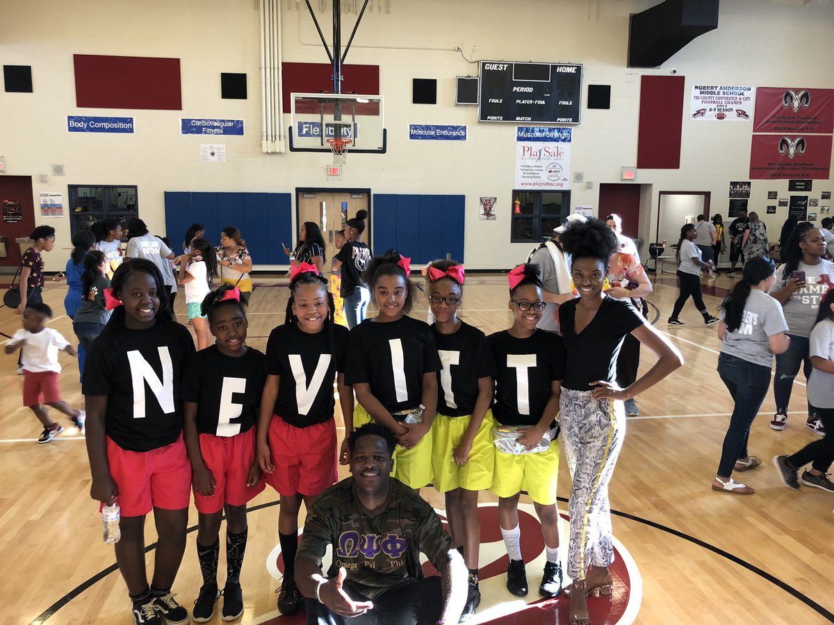 BreyDaBrilliant's tweet photo. Thank you @NewProspectElem and Elizabeth Strong for allowing me to co host your 1st Annual “Who runs the yard step competition”  with the lovely Angel M. Wheeler I HAD A BLAST!!!! https://t.co/pTeYWIXOqi