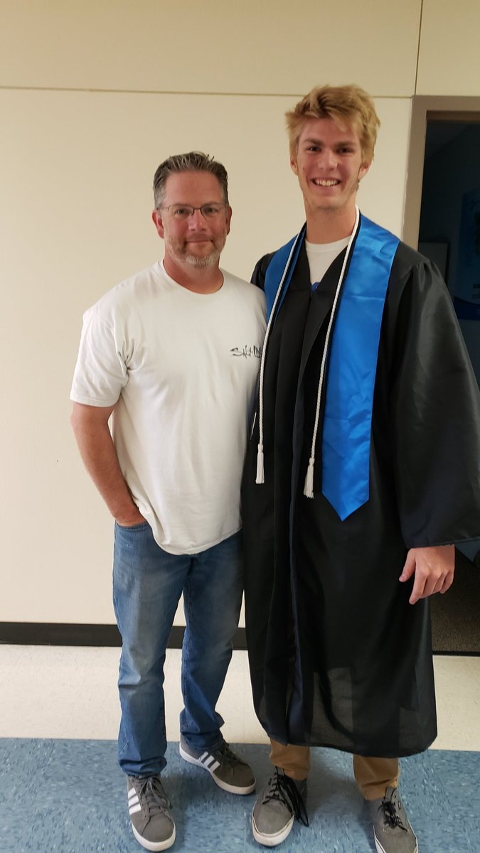 CoachChrisOlson's tweet photo. Coaches are supposed to inspire their players but @ethanmthomas07 you inspire me. Congratulations on graduating today and know that I count myself blessed for having known you. I hope my son can turn out just like you. https://t.co/ZpxEj0yx55