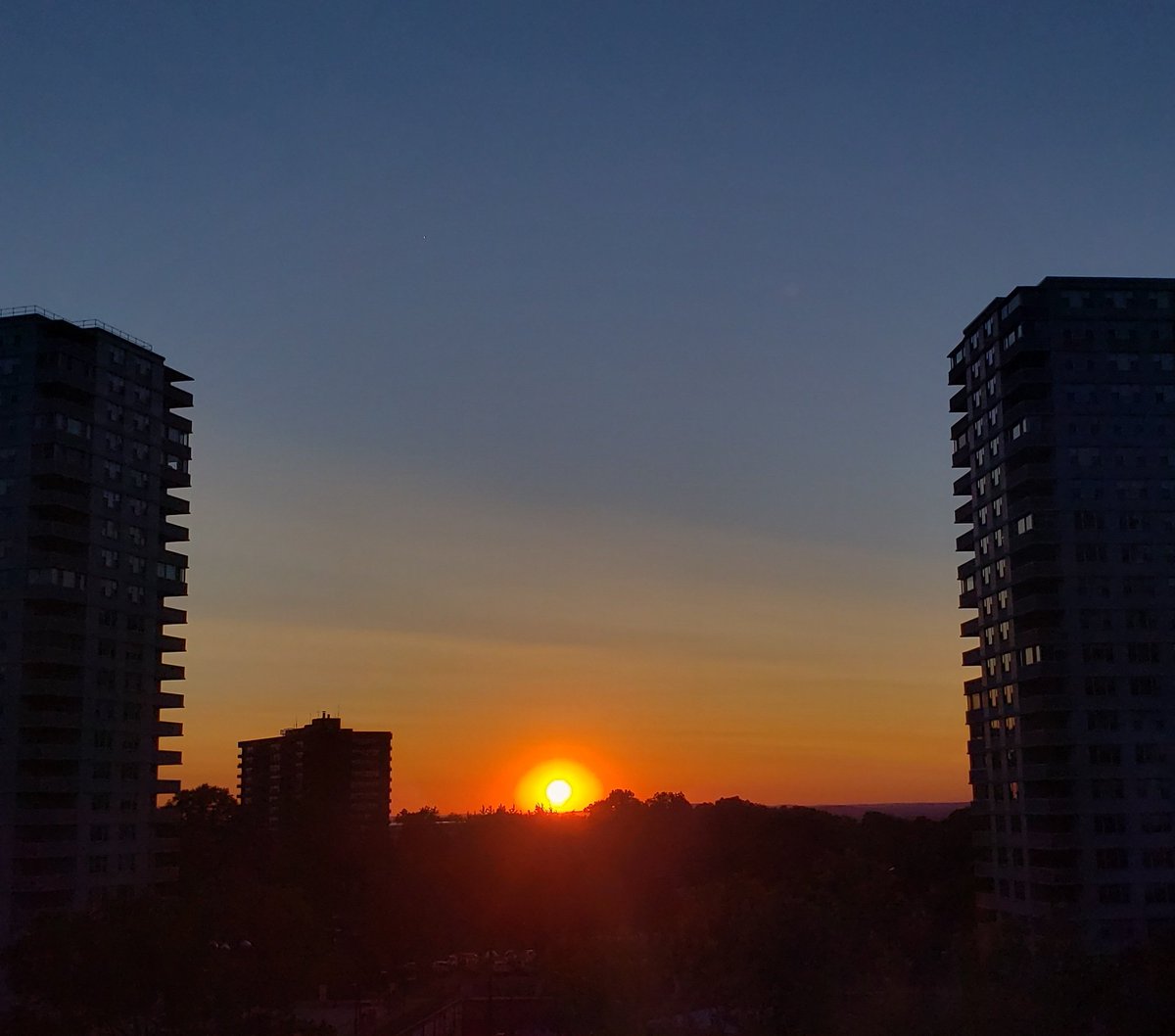 PedroMontoroT47's tweet photo. Just take seconds and enjoy it π
#nofilter #sunset #perfection #fromourwindow #beibi https://t.co/0g960Bgcfe