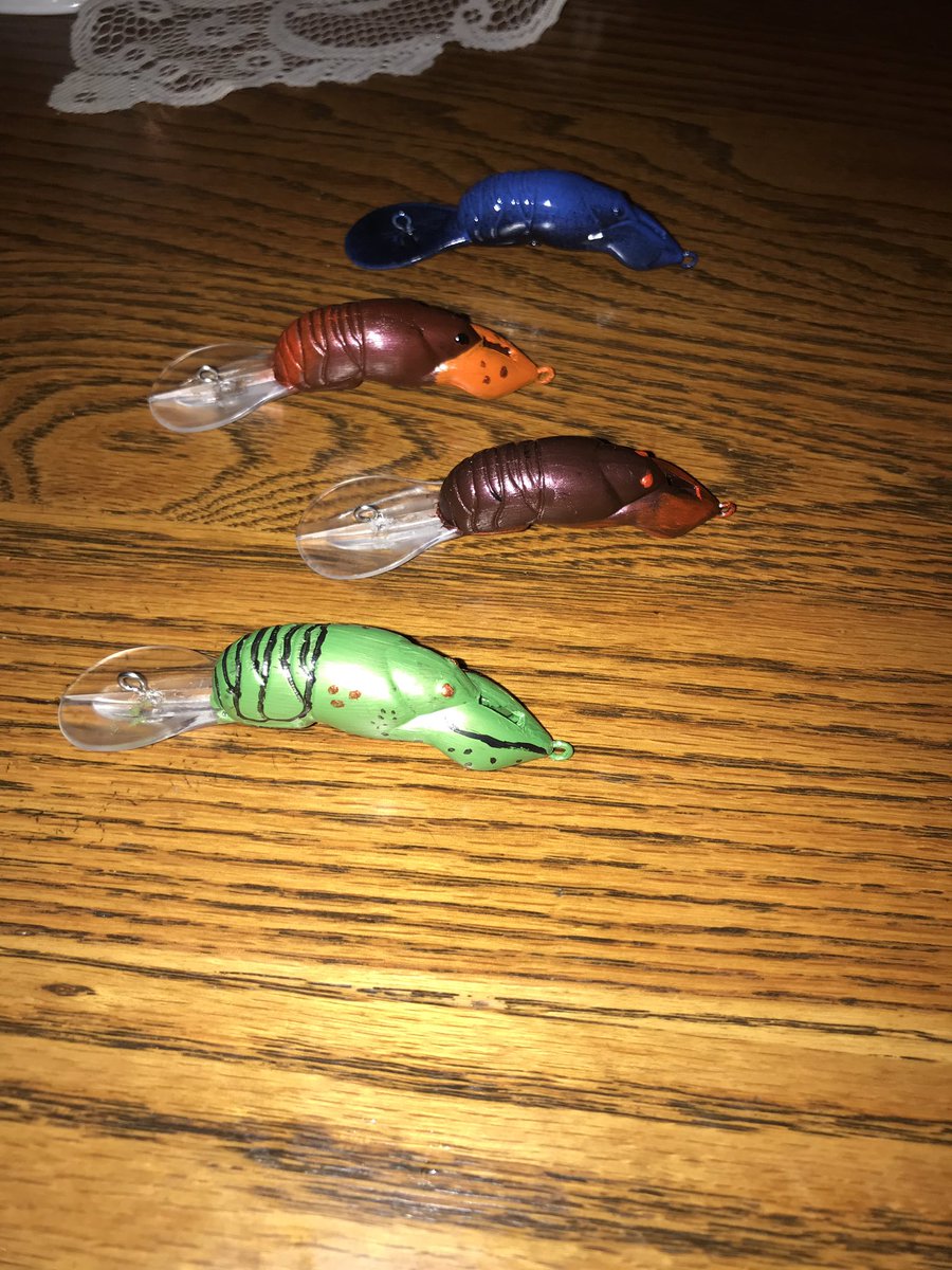 fight_rachel's tweet photo. With Crawdad season here Iโve been working on some metallic crawdads. They just need hooks and a permanent clear coat ๐ฃ๐ฅ๐ฆ#Fishings #Crawdads #Lures https://t.co/nsjXyCK6zB