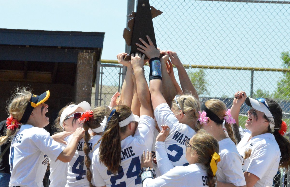 SOFTBALL DISTRICTS: Wake-up call has <a href="/ClarkstonSB/">Clarkston Softball</a> bats rolling again, as Wolves blast way past rival <a href="/LakeOrionSB/">LakeOrionSoftball</a> for third straight district title >> bit.ly/2WD0Ic1

<a href="/hannah_cady/">Hannah Cady</a> <a href="/AbbeyTolmie/">Abbey Tolmie</a> <a href="/sierrakersten/">sierra kersten</a> <a href="/Annaskvv/">Anna Skvarce</a> <a href="/abarta44/">Abbey Barta</a> <a href="/livvy_22_/">olivia warrington</a> @CtownAthSec <a href="/JeffKosin/">Jeff Kosin</a>