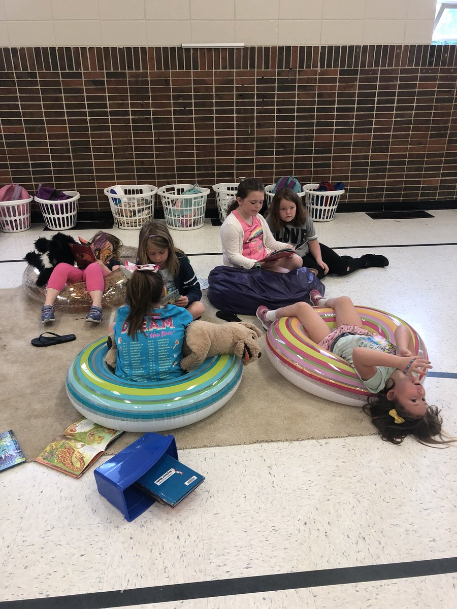 taylor_ancell's tweet photo. Floating into reading at Mill Creek!Love watching our kiddos relaxing with a good book! @ISDKidsSafari @s_d_mclaughlin @VanRaden @nicoleengle97 @Mill_Creek_ISD @OttBearCubs https://t.co/UdMOZ87uYi