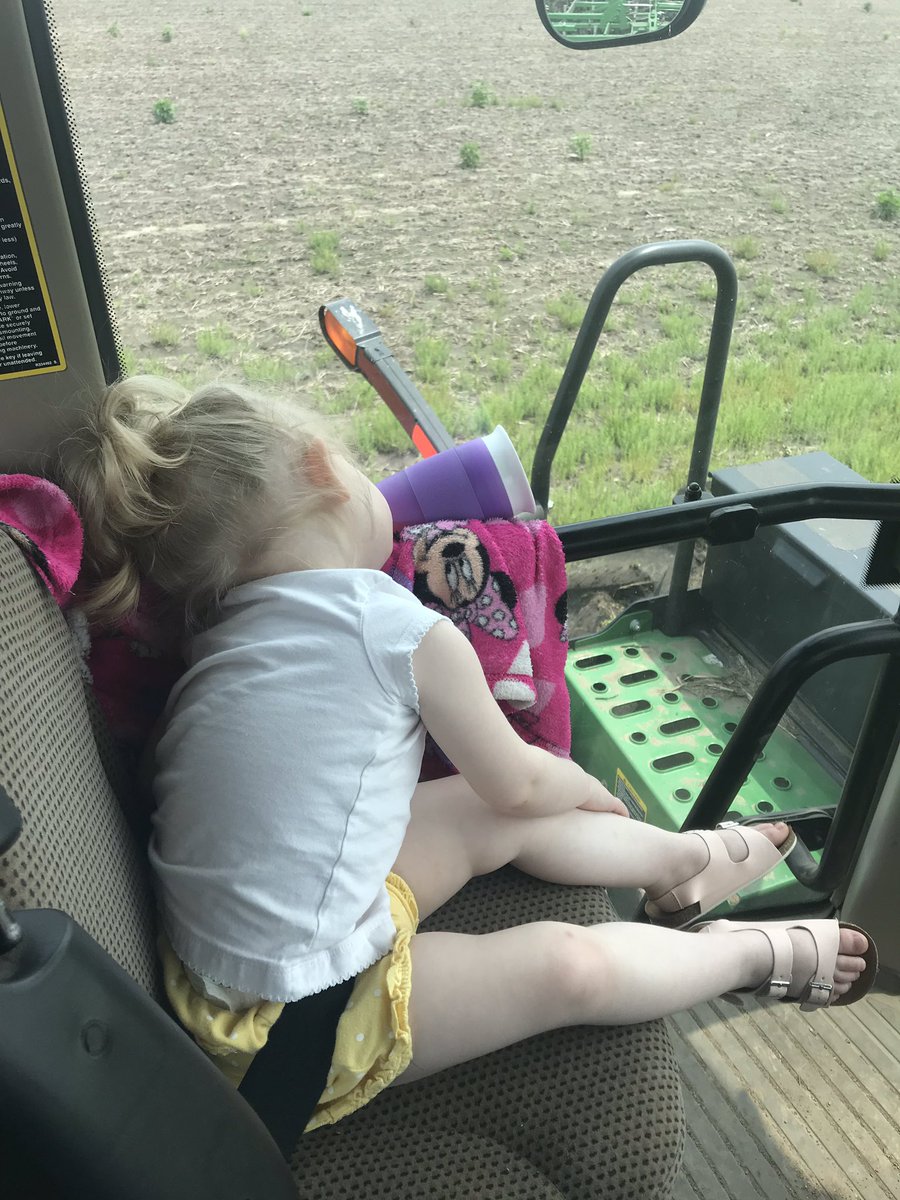 JordanSuits's tweet image. Lasted 15 minutes before she passed out.