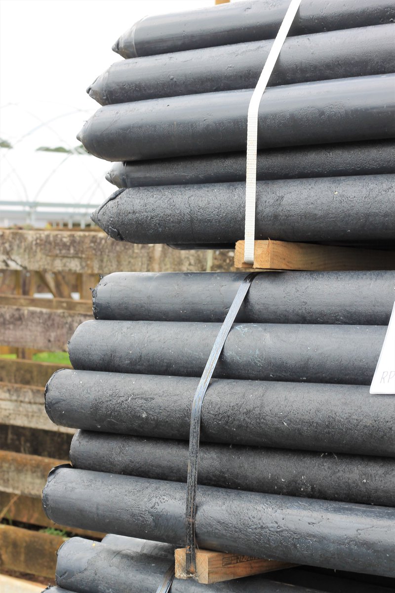 FreshNZBerries's tweet photo. As part of our drive to be a fully sustainable operation we are trialing a revolutionary new fencepost. These posts are made entirely from recycled plastic &amp; are as strong as timber posts.  #kiwiingenuity

Read more about Future Posts here https://t.co/cTpLryFgF7 https://t.co/XDozIseQiW