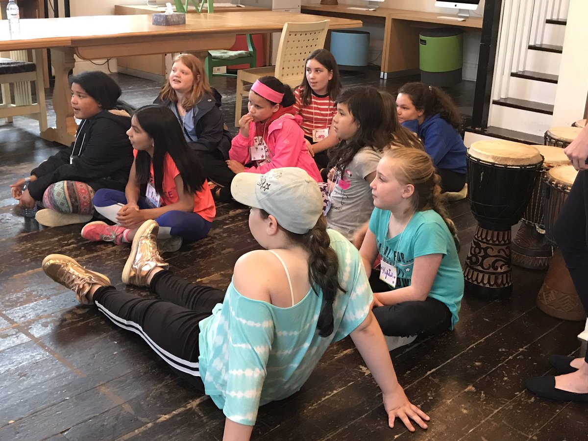 JL_Halifax's tweet photo. ✨Follow Your Dreams✨ Tonight at Girls Link we heard from five amazing women about the different career paths they have taken. The girls got to ask a bunch of questions to our panel about careers in trades, arts, music, sport, STEM, and PR! 
#GirlsLink #JuniorLeague #JLHalifax https://t.co/EX86VUhrLV