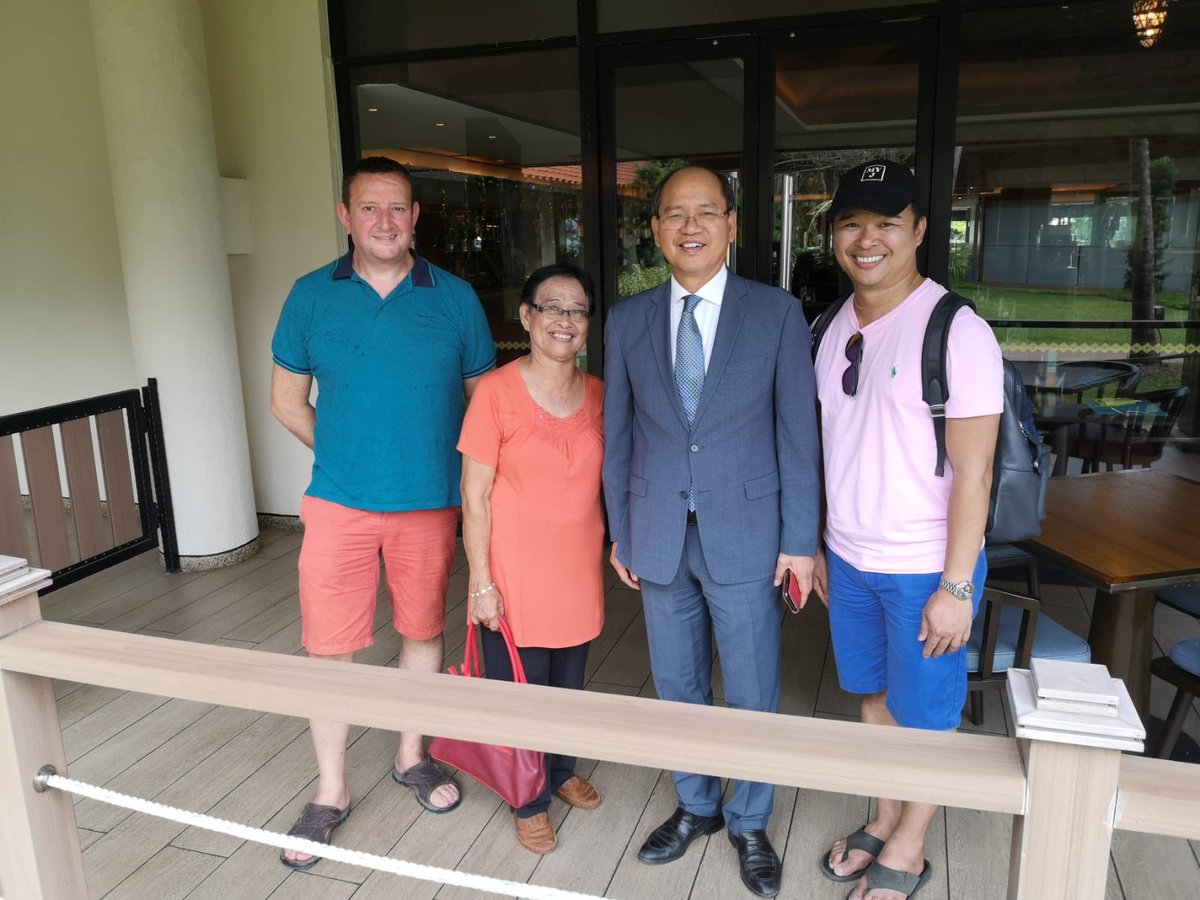 Remember Jameson Juwily? the lipstick entrepreneur based in London? <a href="/JamesonJuwily/">Jameson Juwily</a>. As you know he was born in Tuaran and he is back for Kaamatan. I terserampak into him with his mom and his colleague (from London) at the STAR Hotel, Tanjung Aru yesterday. #entrepreneur