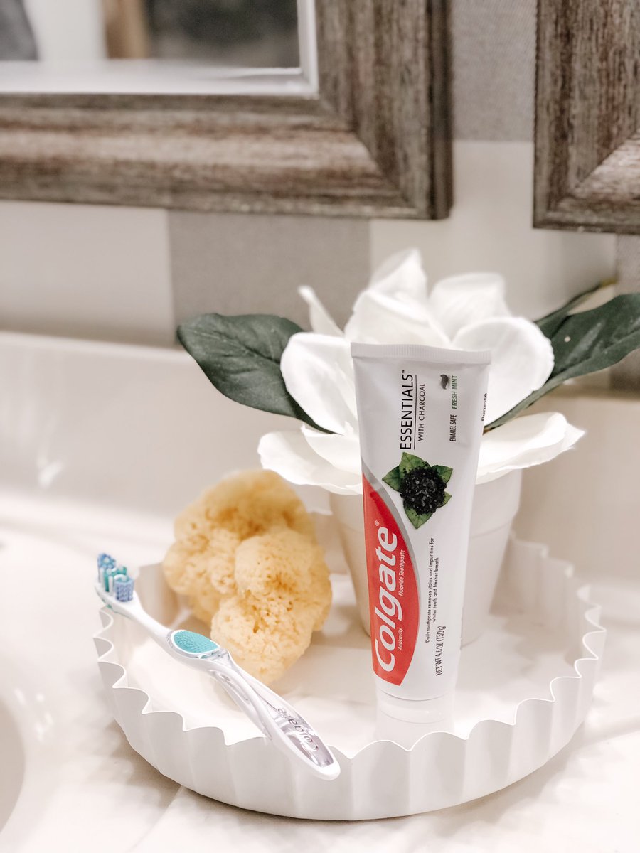 kozyandco's tweet image. #AD Charcoal Toothpaste without breaking the bank from a brand you trust like @colgate click here:  ooh.li/16bb064 to learn more! #ColgateEssentials #ColgatePartner #FinditatWalmart