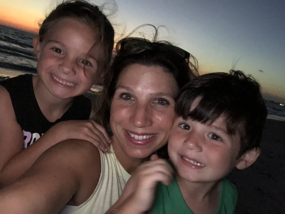 misshd03's tweet photo. BEACH Sunset!!!! #mysouls #bestplace #PassAGrille #❤️ @nickcolemn https://t.co/gmuqYeRzil