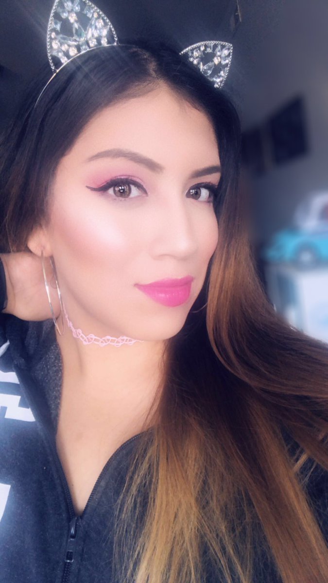 jjgladis's tweet image. Last year on June 3rd, 2018 I decided to record my first youtube video on this look 👀 🥰💖 #firstyoutubevideo #anniversary #beyoudoyouforyou #beyourself