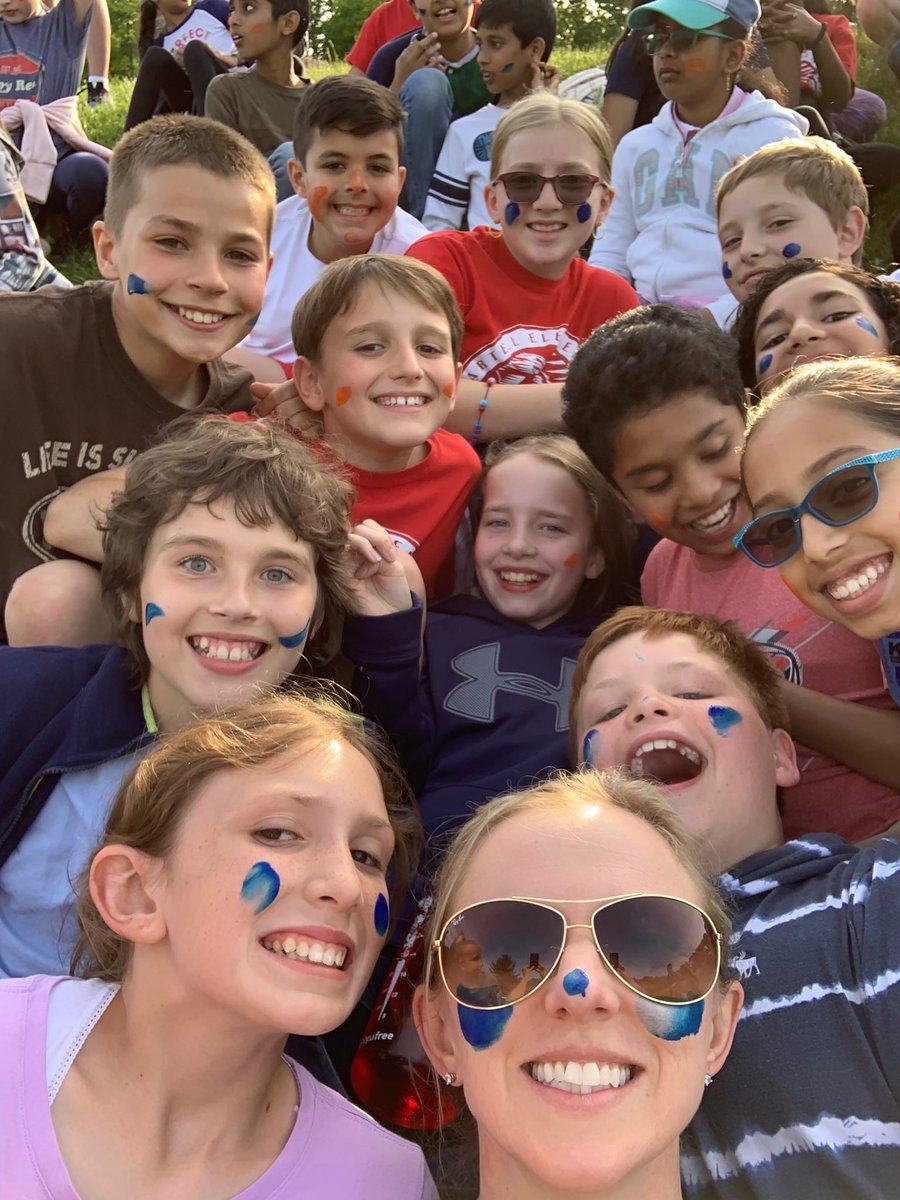 GirouxKirsti's tweet image. Gold Rush!!!! Blue team rules! #martellthinkers ⁦@brouvalis⁩ ⁦@mrs_jmartin⁩ #camprules