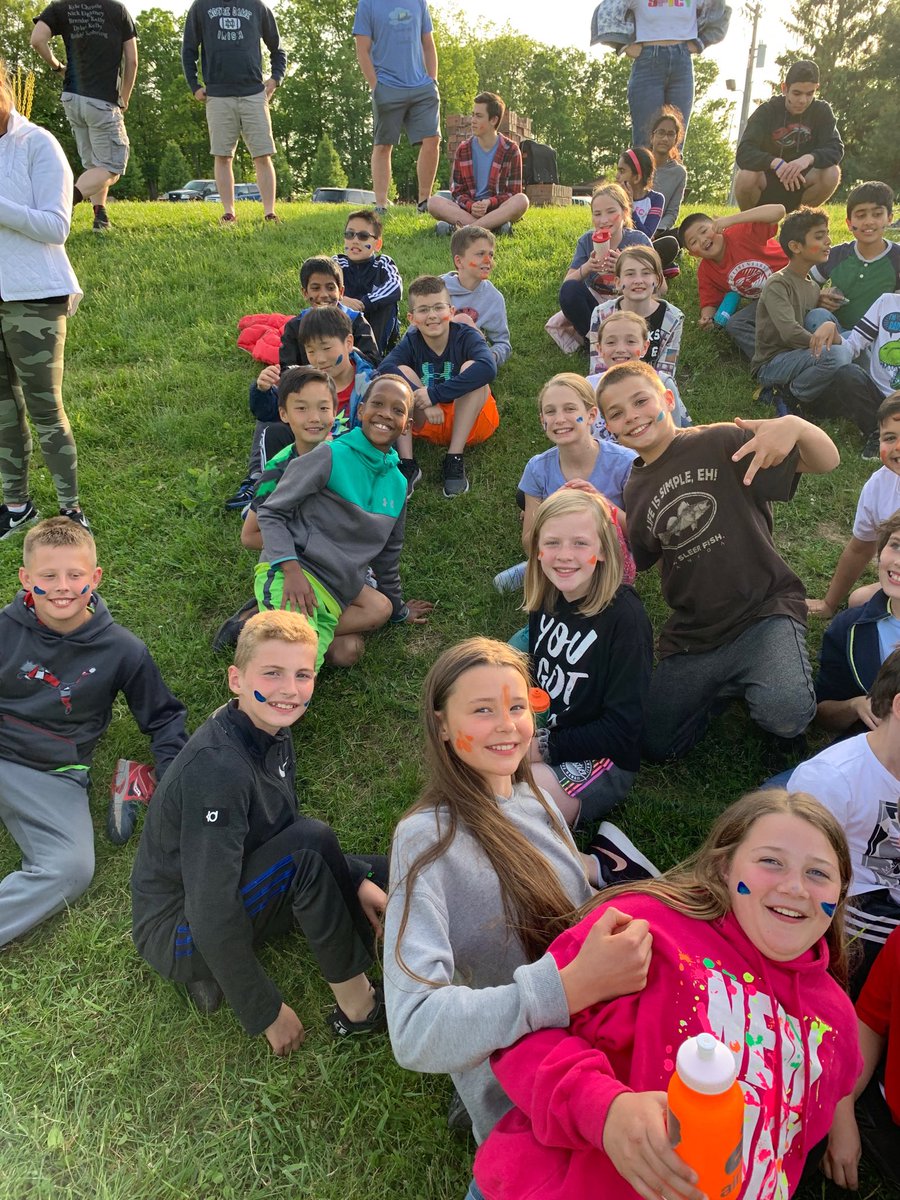 GirouxKirsti's tweet image. Gold Rush!!!! Blue team rules! #martellthinkers ⁦@brouvalis⁩ ⁦@mrs_jmartin⁩ #camprules