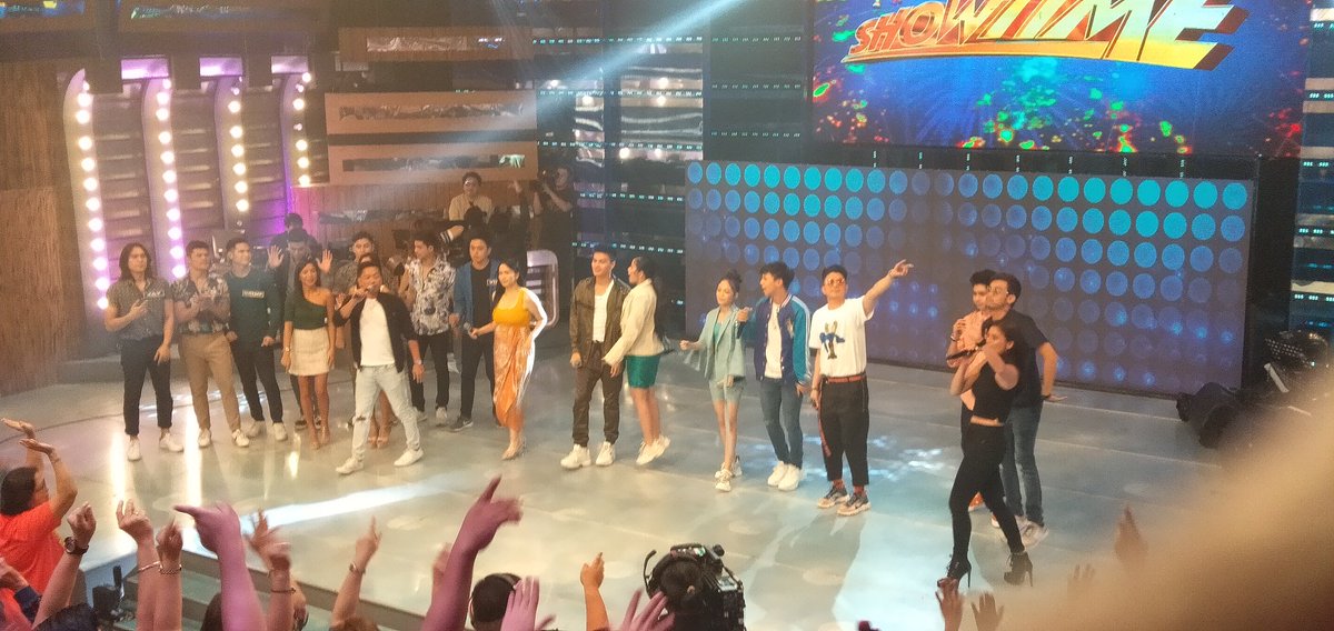 pngcbrd's tweet photo. @iamAndalioLoisa invited us to watch #PastPresentPerfect next episode later at 12midnight
LOINIE BackOnShowtime
#PastPresentPerfectPressCon https://t.co/e2ePpXkmjS