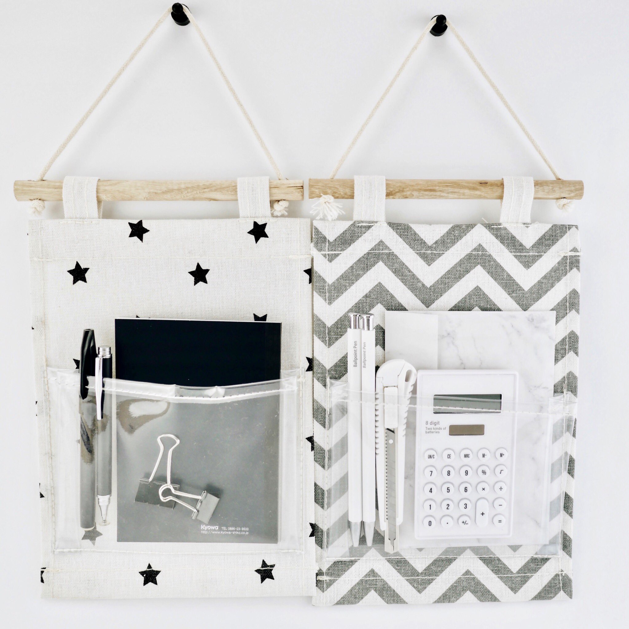 100円均一 ワッツ Watts よく使うものを入れておくのはもちろん ポストカードや写真を入れて飾るのも良いですね 各種 100 Tax レターポケット 店舗により取扱 在庫が無い場合があります ワッツ Watts ミーツ シルク 100円 100均 100円均一 ワッツ Watts よく使うものを入れておくのはもちろん ポストカードや写真を入れて飾るのも良いですね 各種 100 Tax レターポケット 店舗により取扱 在庫が無い場合があります ワッツ Watts ミーツ シルク 100円 100均