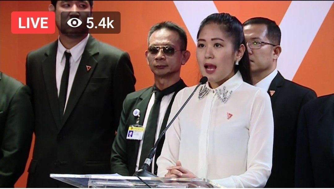 PiyawatzK's tweet photo. #อนาคตใหม่ #ตั้งรัฐบาล 
บ่ายนี้คุณช่อและ สส.อนาคตใหม่เดือดเผ็ชร้อนสุดๆกับ เมนูผัดเผ็ดงูเห่าฉบับอนาคตใหม่! https://t.co/q6pRjVFTwn
