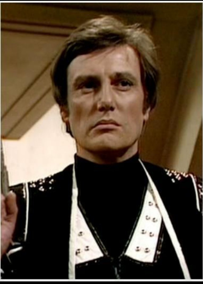 Max_Educator's tweet photo. #RIPPaulDarrow. He made Avon charismatic, Machiavellian, morally ambiguous and deliciously sexy. #Blakes7 #Neverstopfightingthefederation https://t.co/hMVznv6LeO