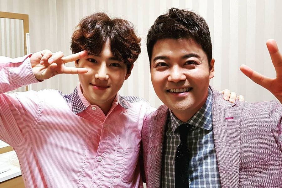 soompi's tweet photo. #EXO’s Suho Thanks #JunHyunMoo For Special Birthday Gift https://t.co/1Vrj2a8CaG https://t.co/XEBSHnBptA