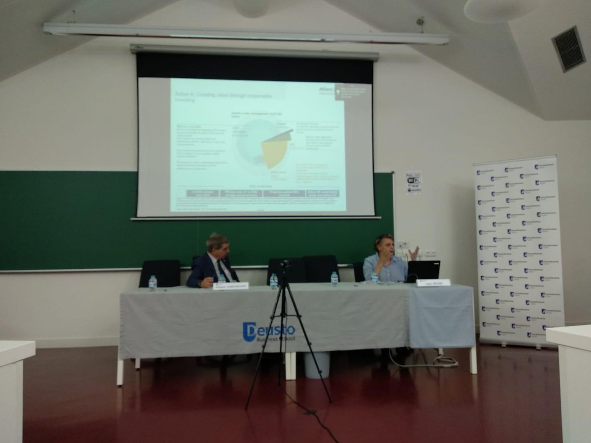 Muy interesante el marco de estrategias #ISR que cuenta ahora Isabel Reuss, Global Head of #SRI Research en <a href="/AllianzGI_Media/">AllianzGI_Media</a> / <a href="/AllianzGI_Esp/">AllianzGI_ESP</a>: todos los fondos aplican estrategias de integración #ISR, los gestores evalúan criterios financieros y #ASG. #SemanaISR2019