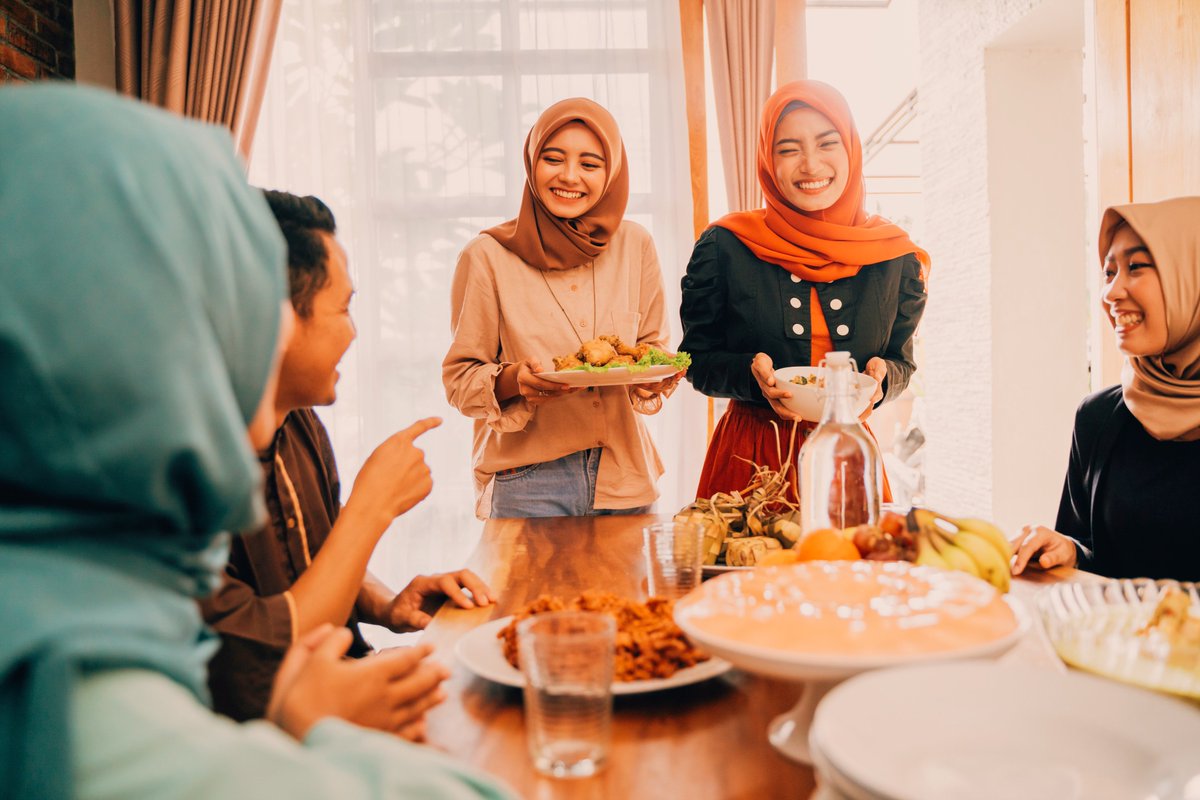 letshubun's tweet photo. Happy Eid from the Hubun family! Remember, meeting your loved ones is just a tap away. Book a ride now.
.
#Hubun #LoveDrivesUs #Eid #Festive #Dubai #myDubai https://t.co/P57GgbWUgN